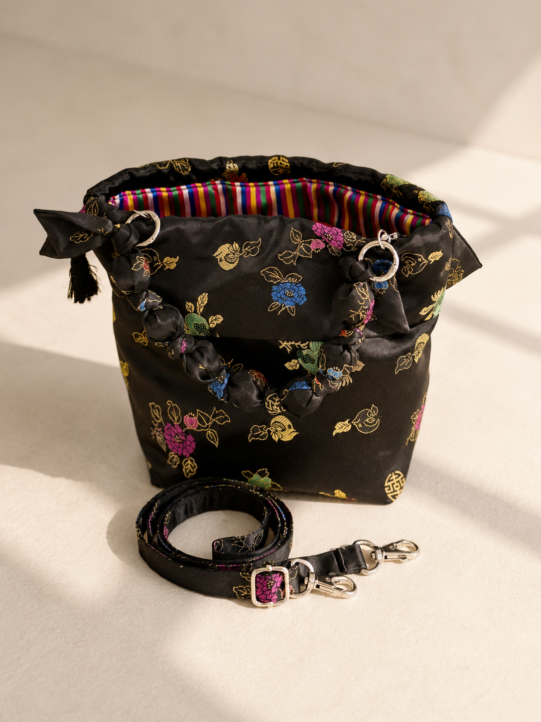K-Modern Bucket Bag - Image 4