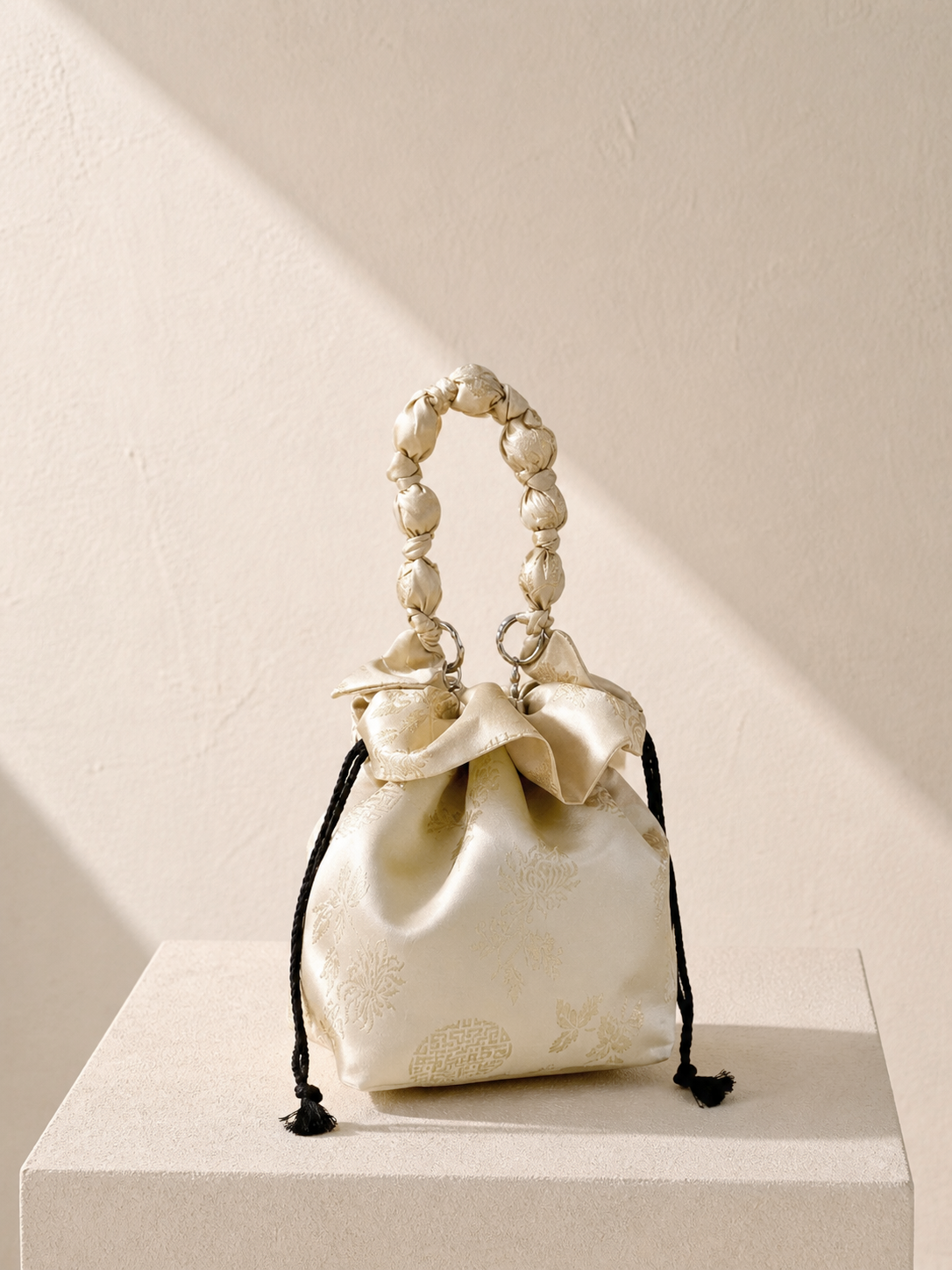 K-Modern Bucket Bag Soft Ivory