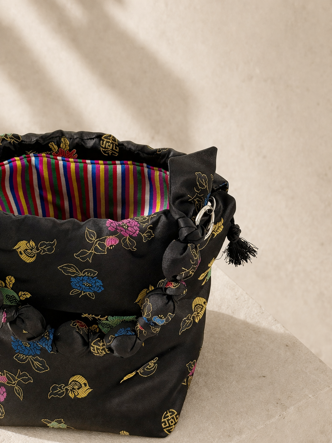K-Modern Bucket Bag - Image 5