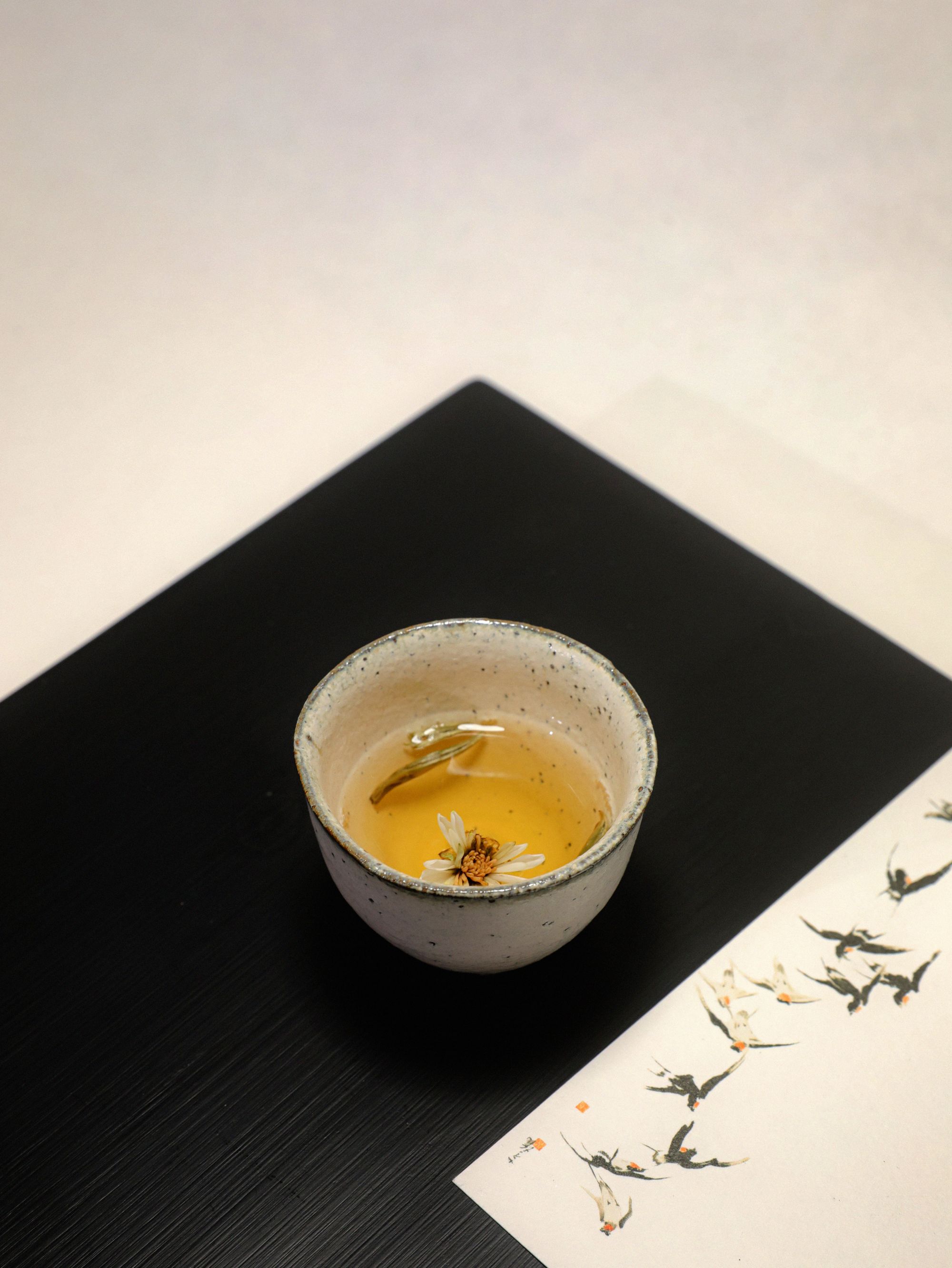 Cottage Snow Tea Cup - Image 3