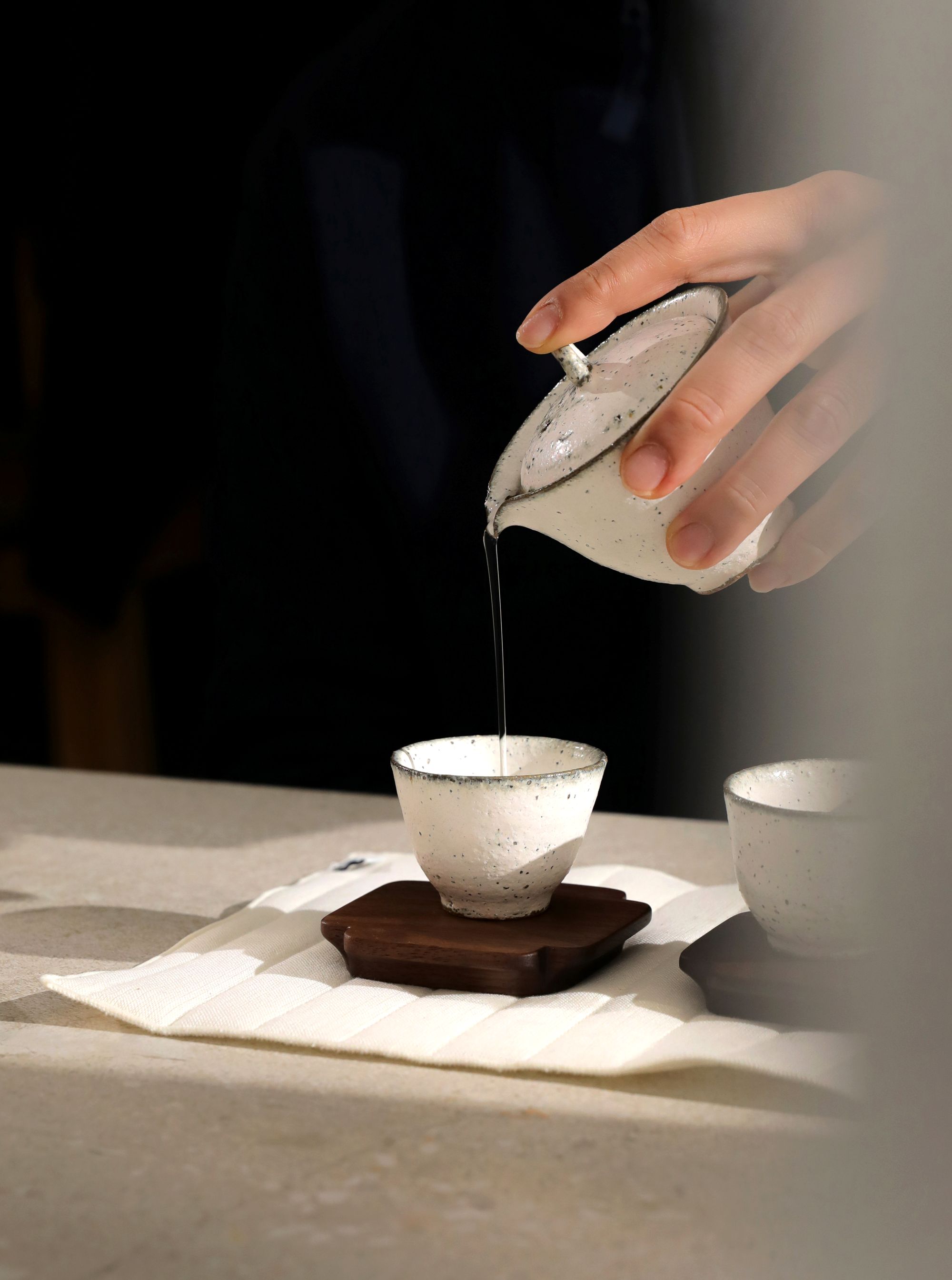 Cottage Snow Tea Cup - Image 4