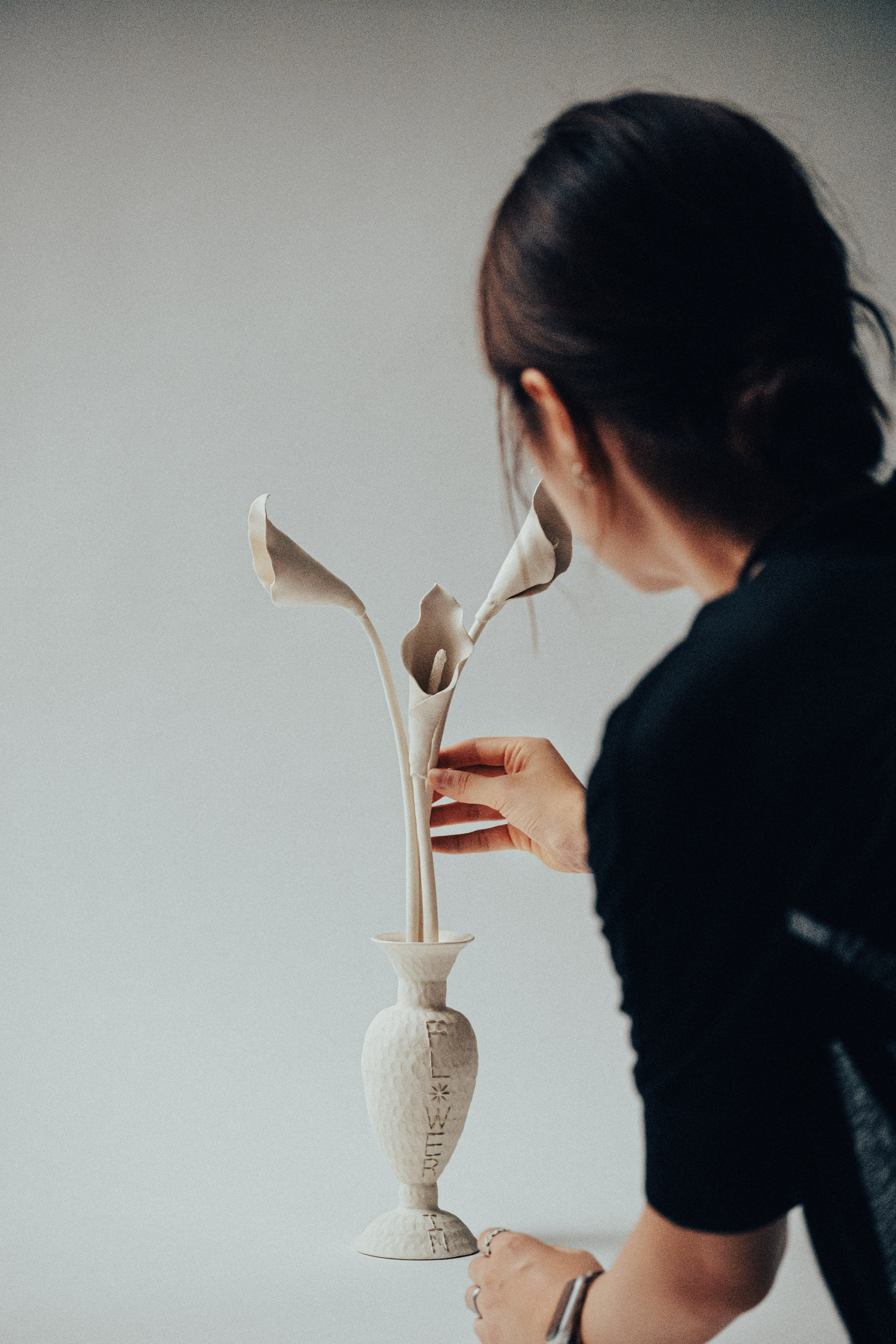 Flower in vase - Image 3