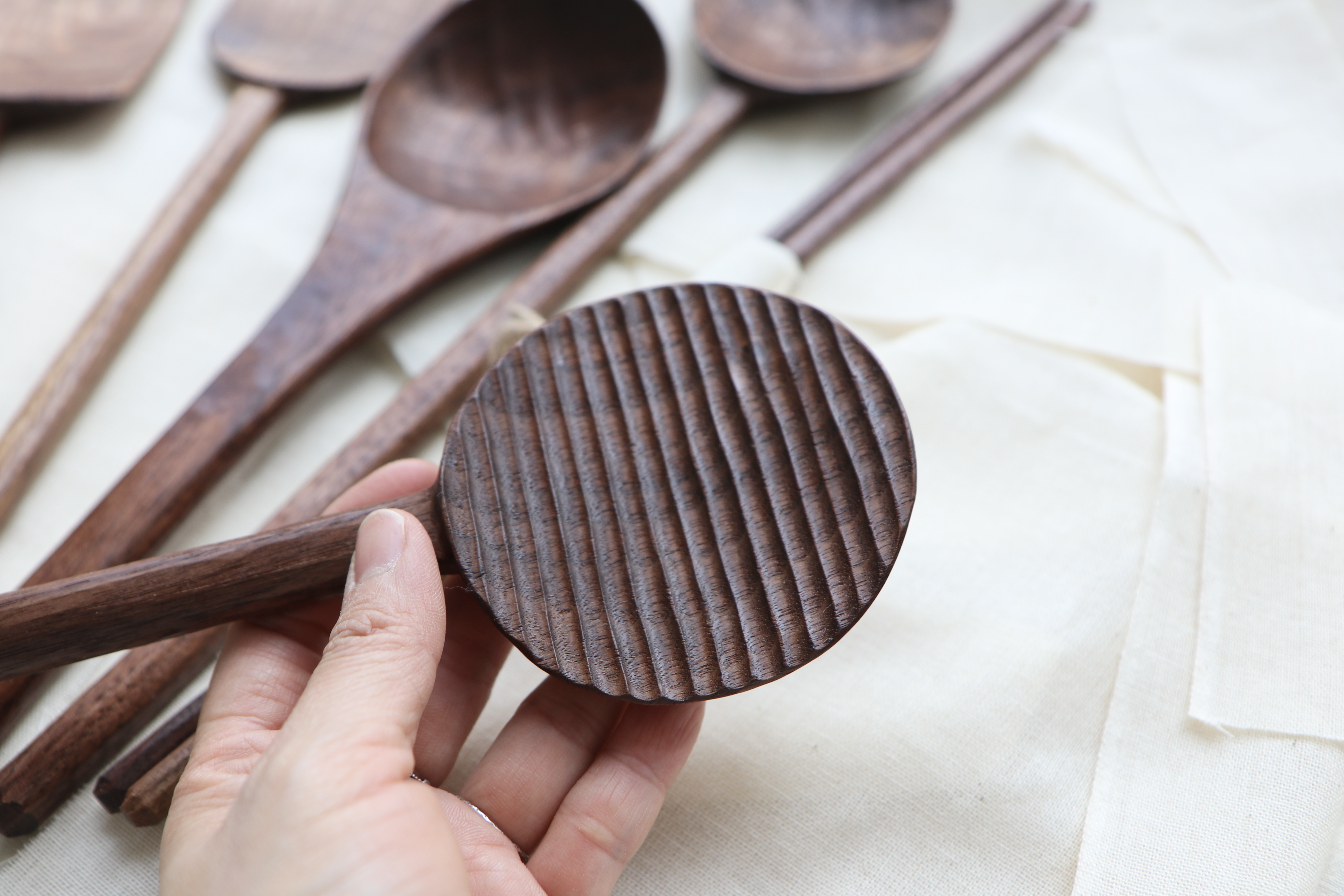 Walnut Full Moon Rice Paddle - Image 2