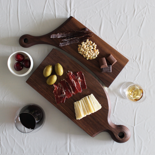 Romeo & Juliet Wooden Cheese Board Set - Image 4