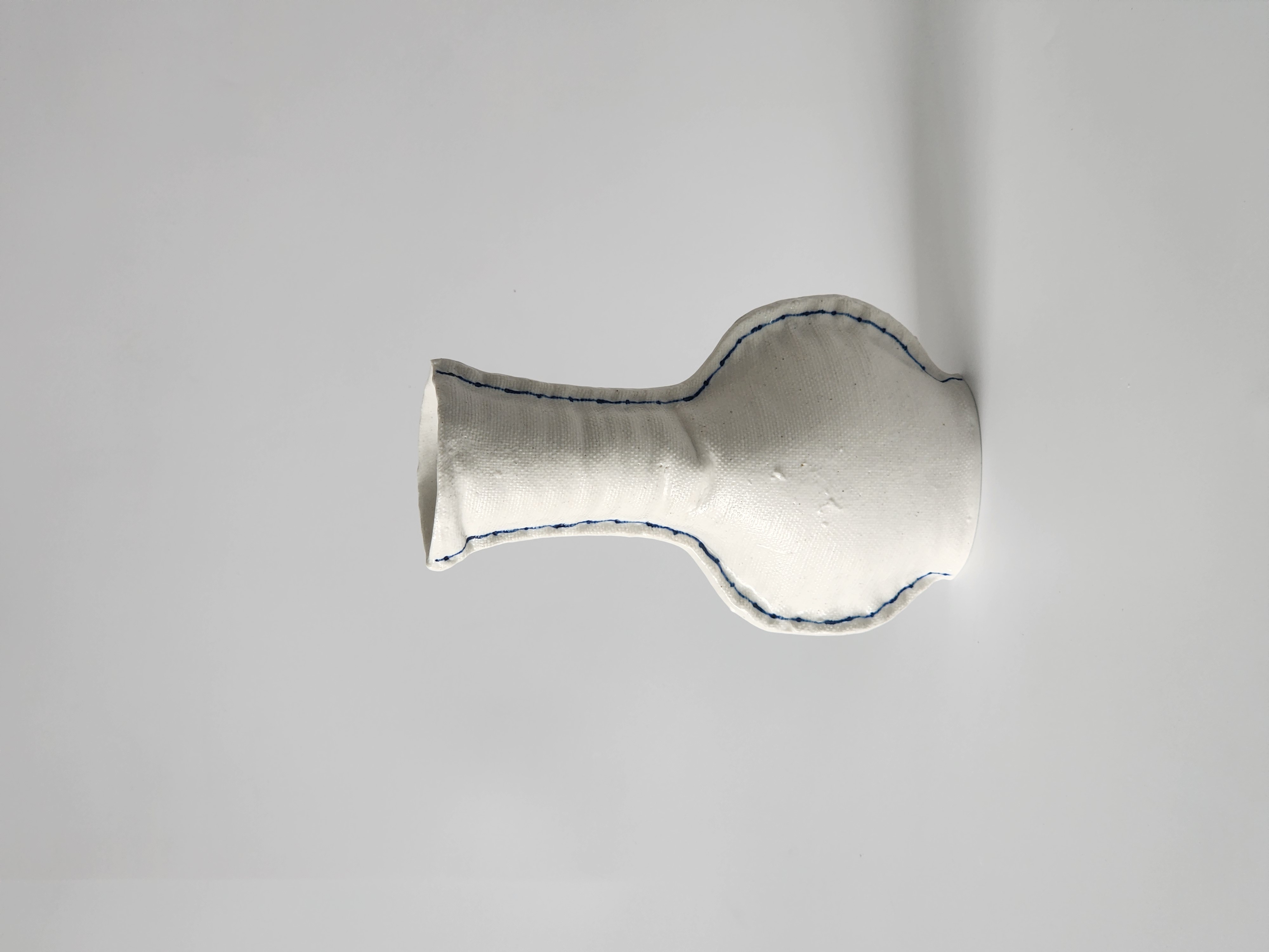 Long-necked jar - Image 2