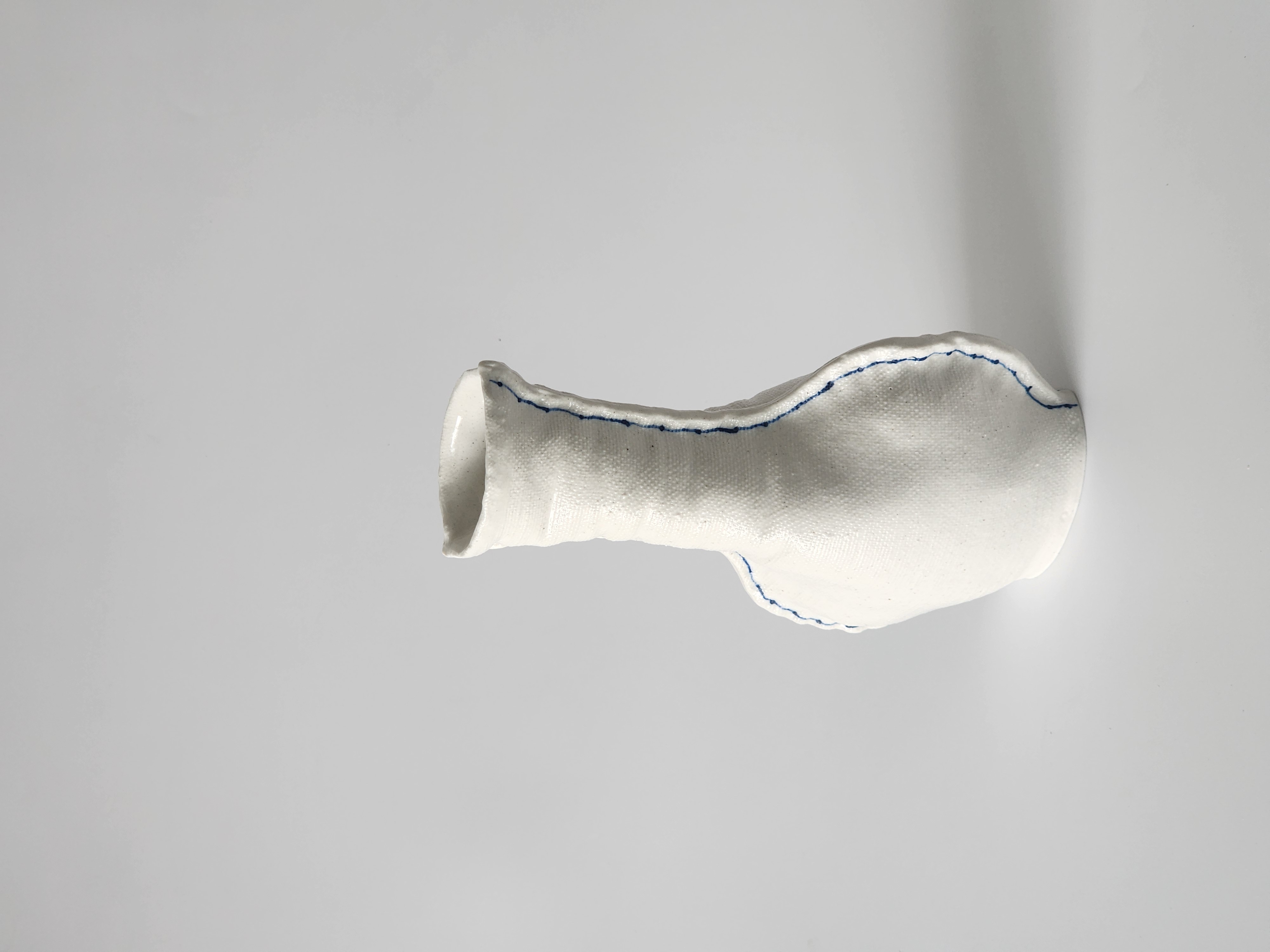 Long-necked jar - Image 3