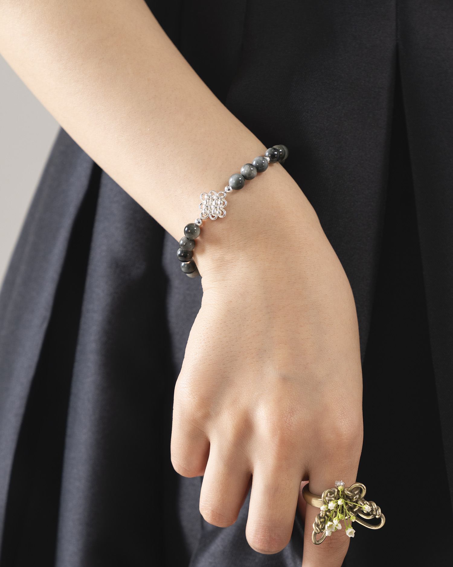 Obsidian Bloom – Bracelet