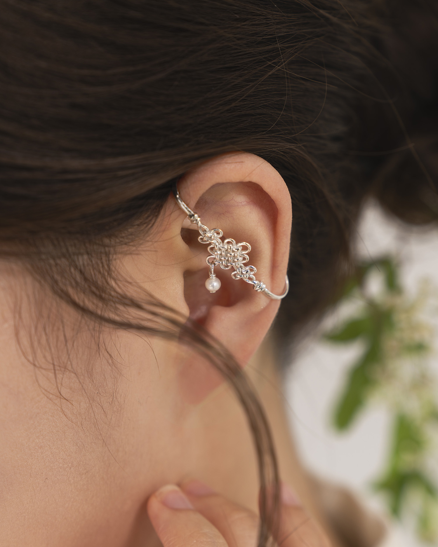 Byeongari (Chick) Knot Ear Clip - Image 3