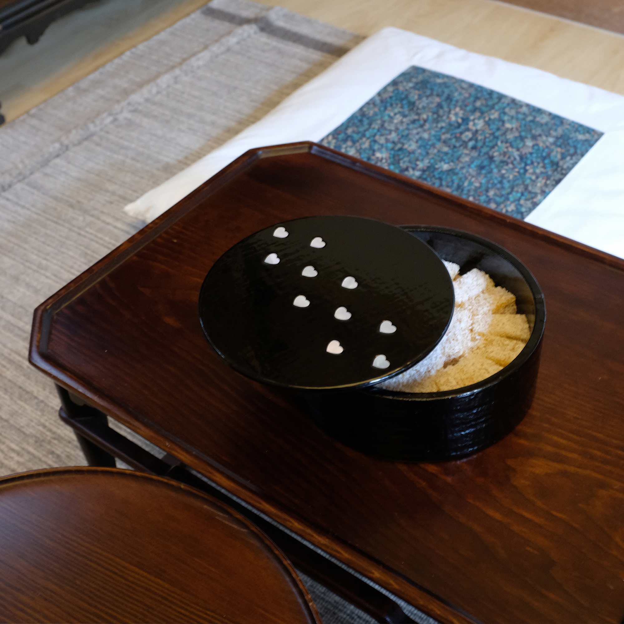 Najeon-Chilgi Heart Round Box