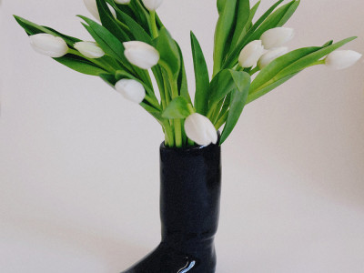 Boots vase-Black