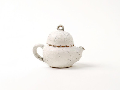 Cottage Snow Tea Pot