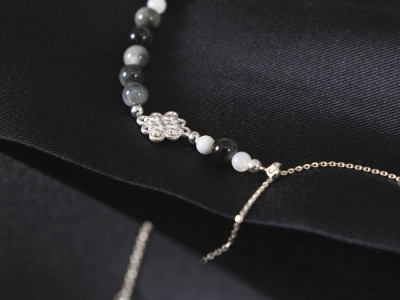Obsidian Bloom – Necklace