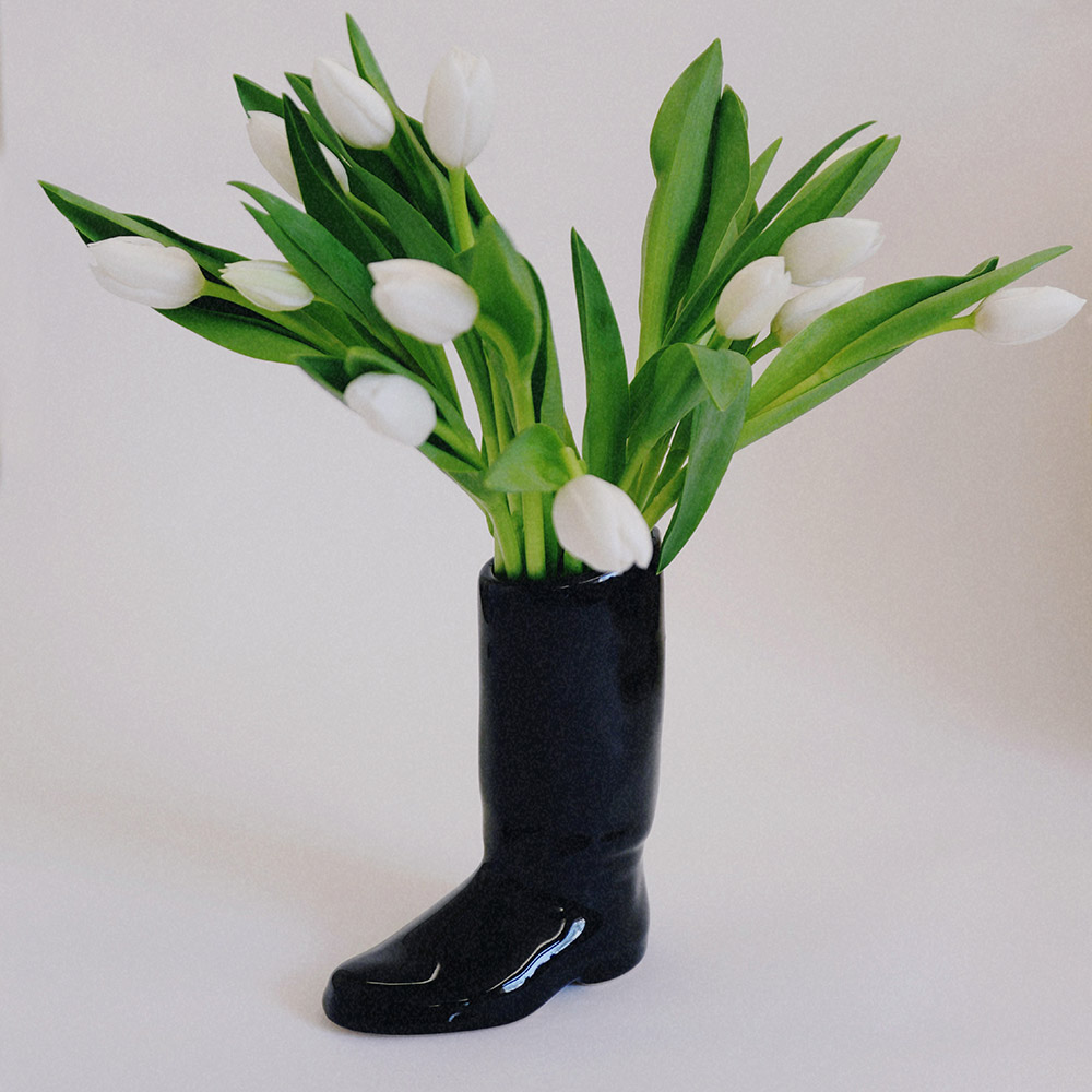Boots vase-Black