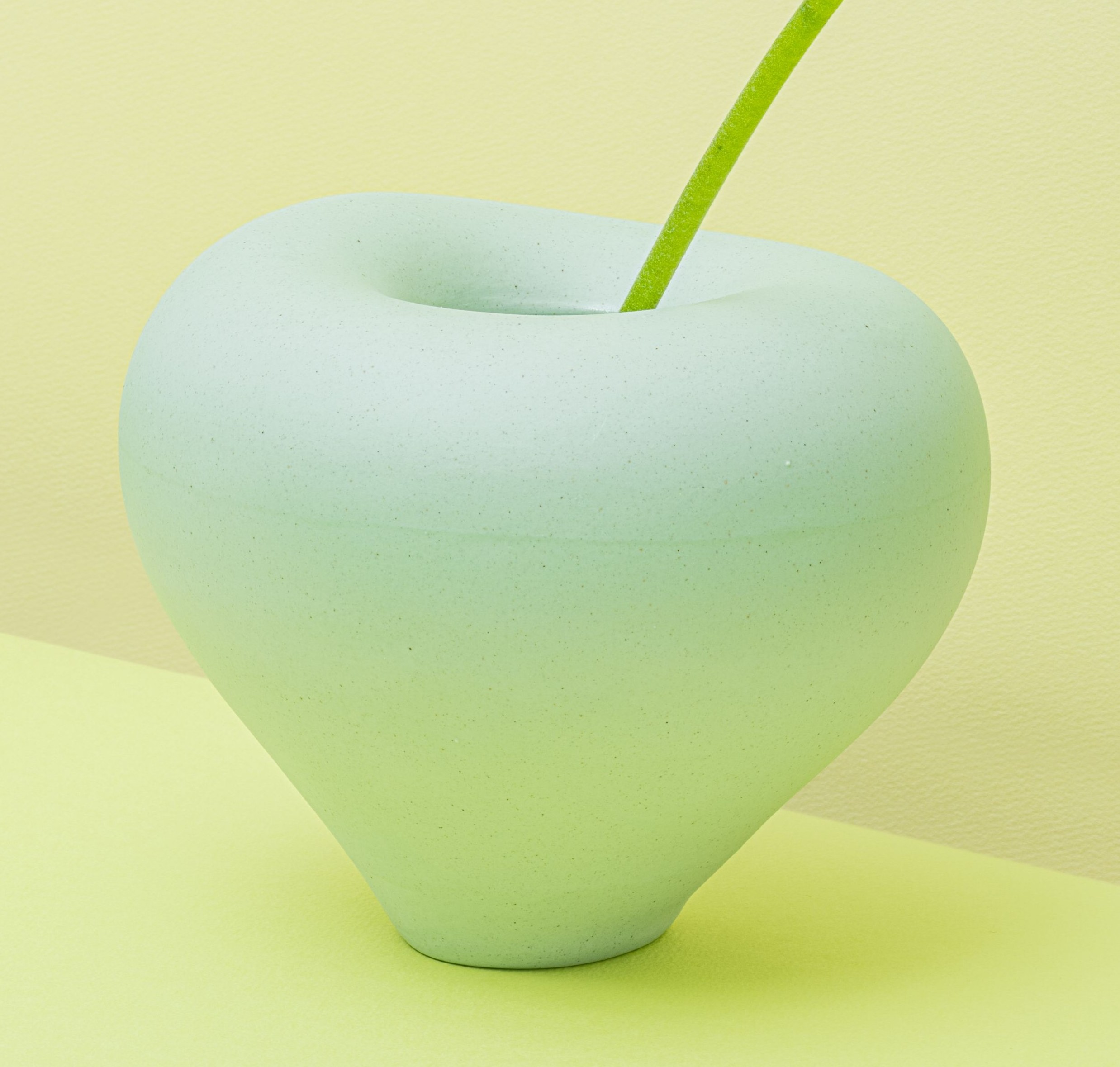 Jade Vase - Image 2