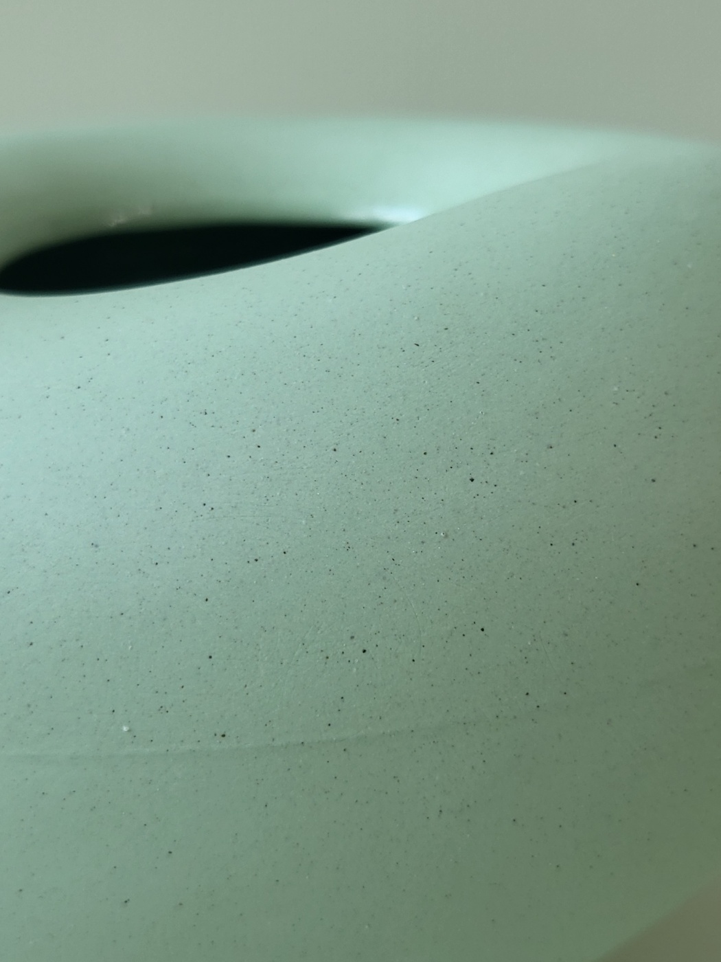 Jade Vase - Image 3