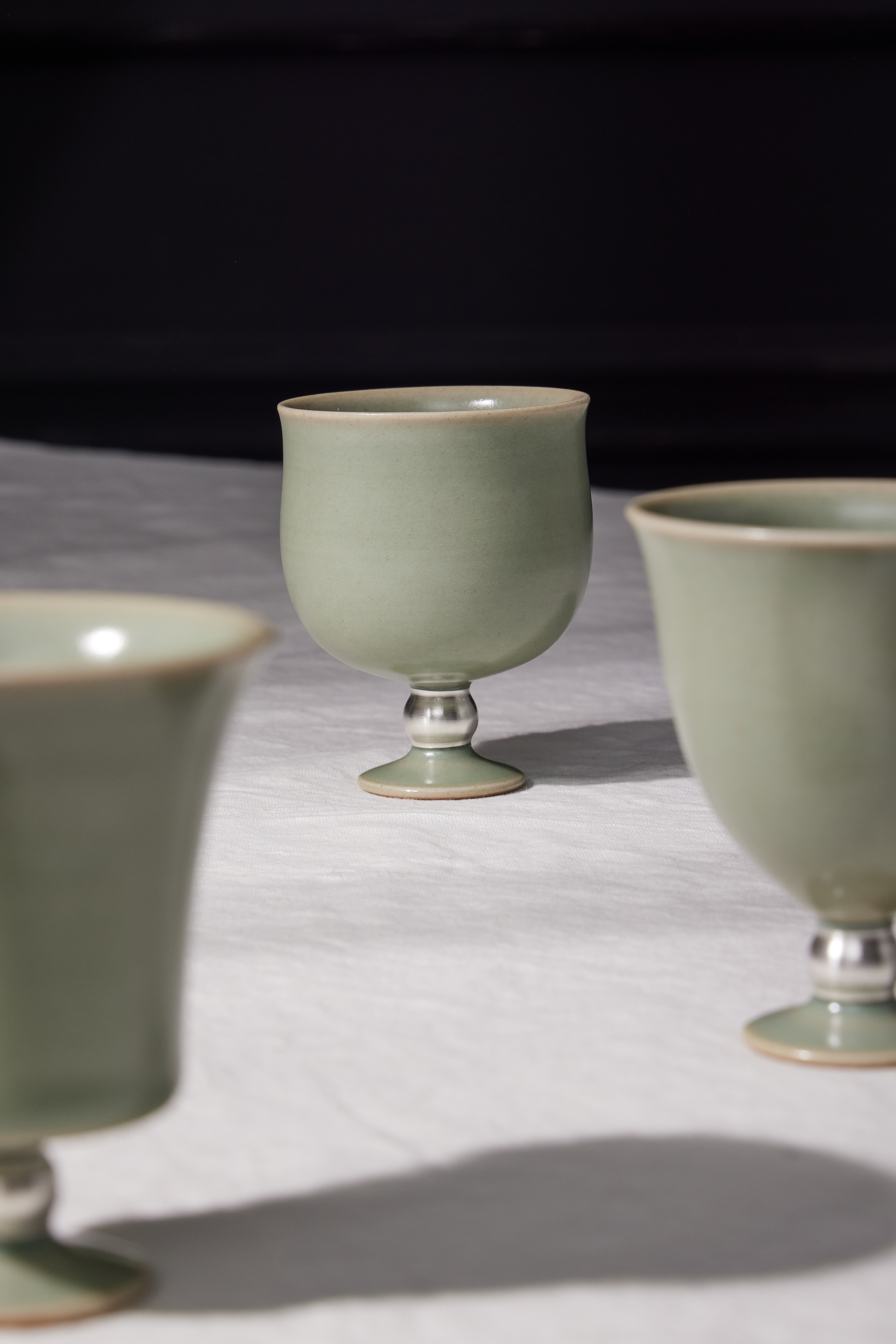 Silver painted celadon goblet _ Round - Image 2