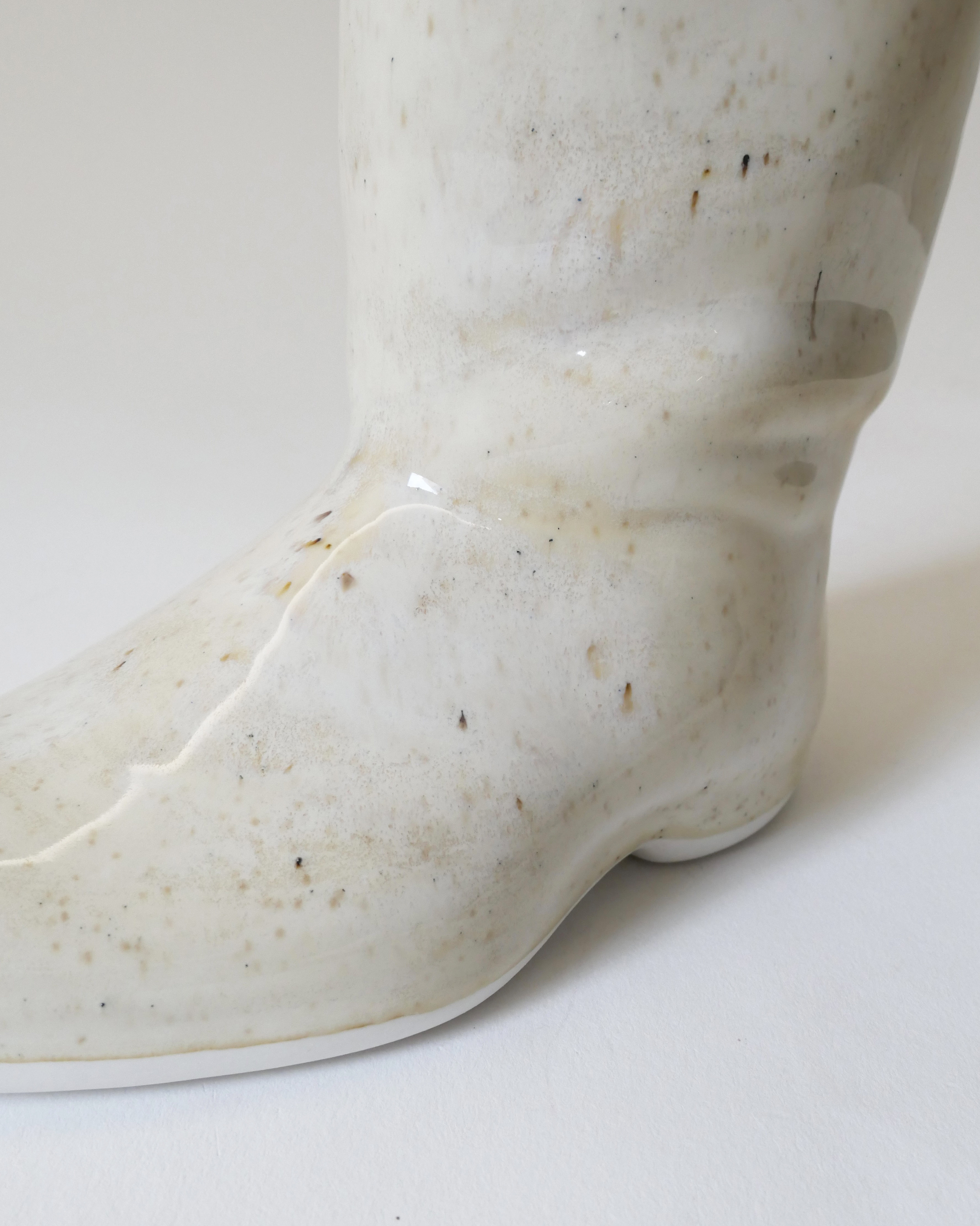 Boots vase-ivory - Image 4