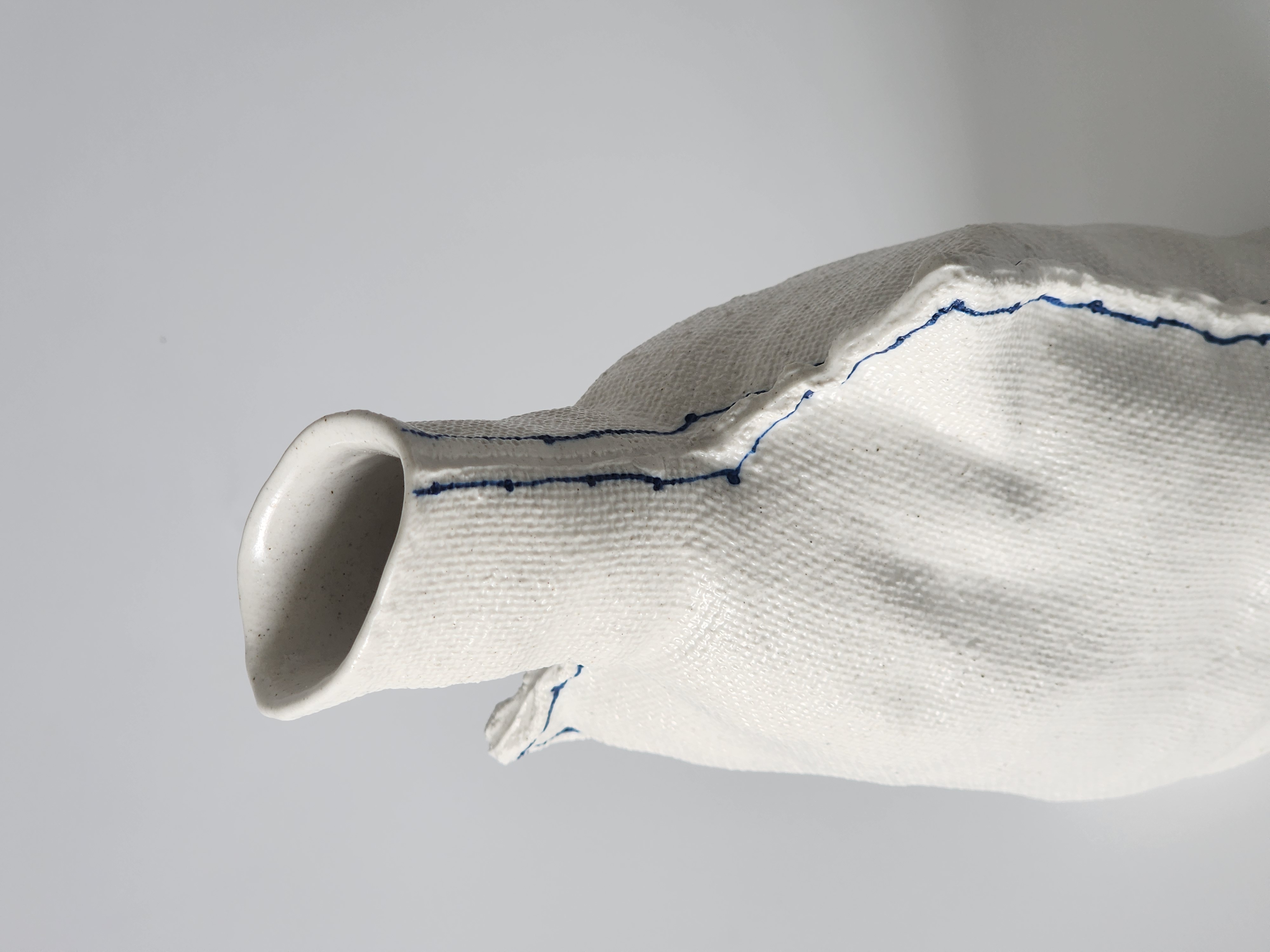 Square-shouldered vase - Image 5