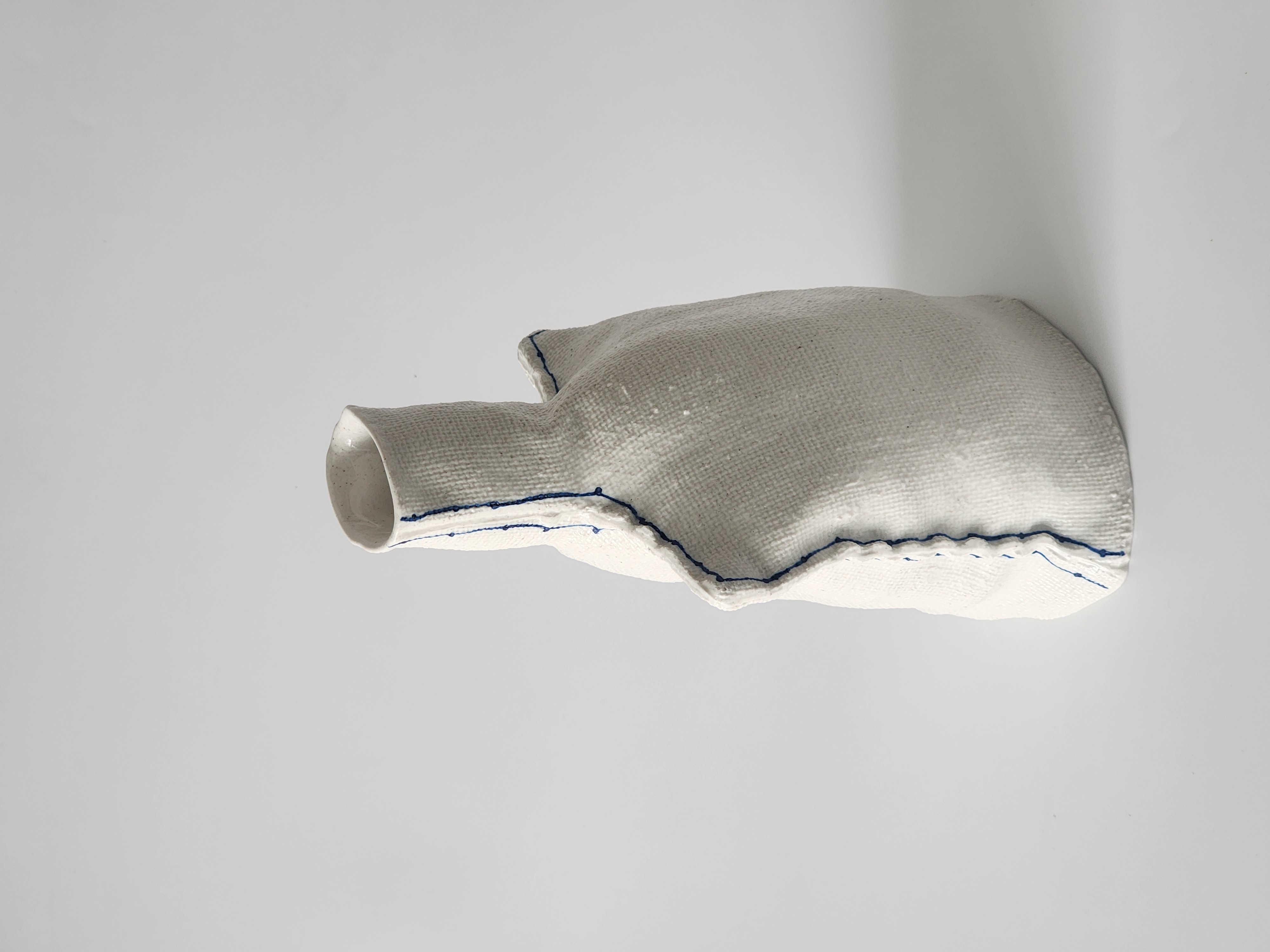 Square-shouldered vase - Image 3