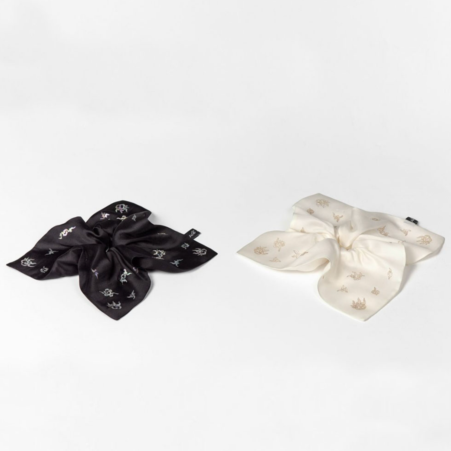 MOP Square Scrunchie (L)