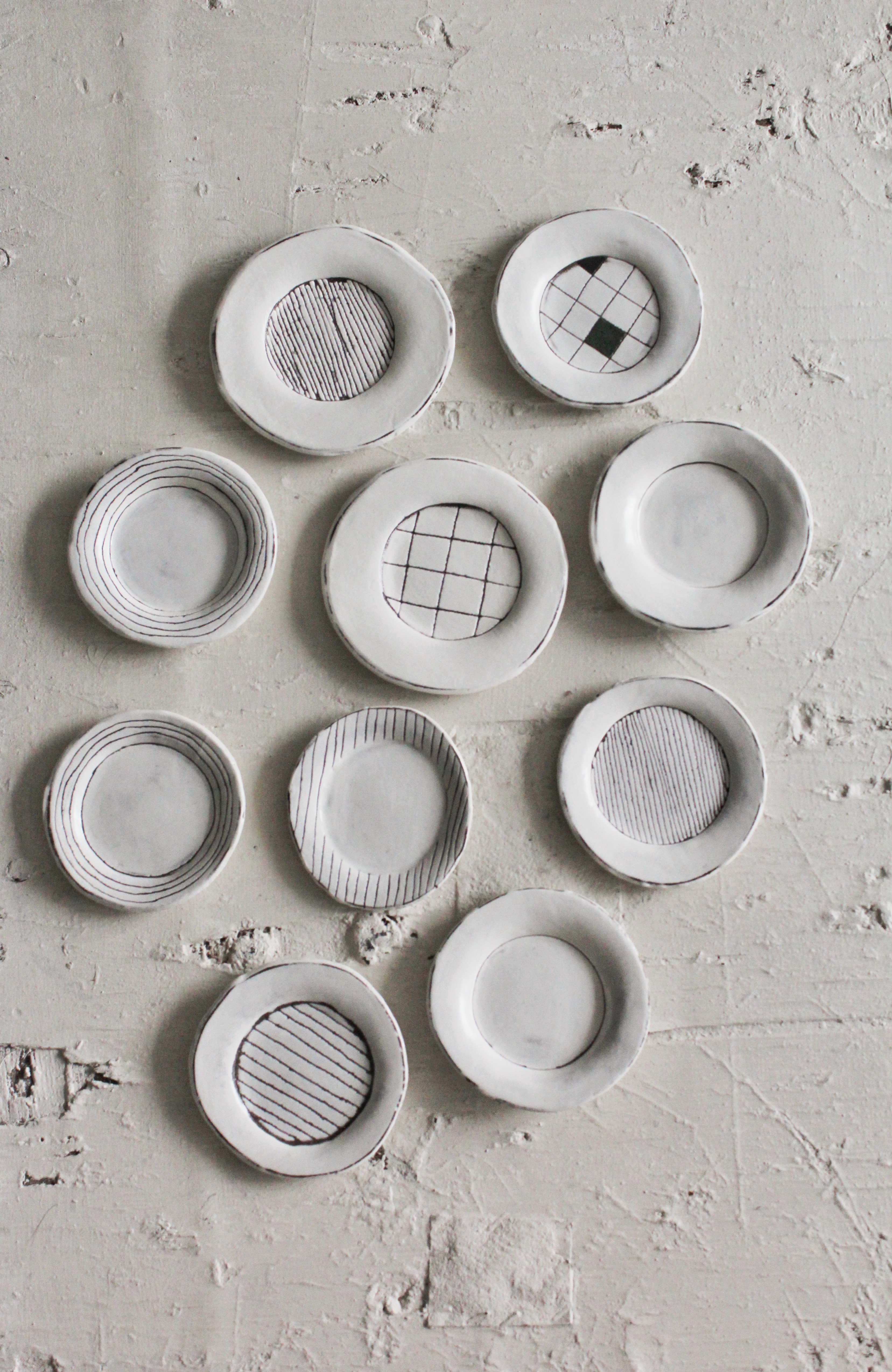 Vintage dish for cup all white - Image 3