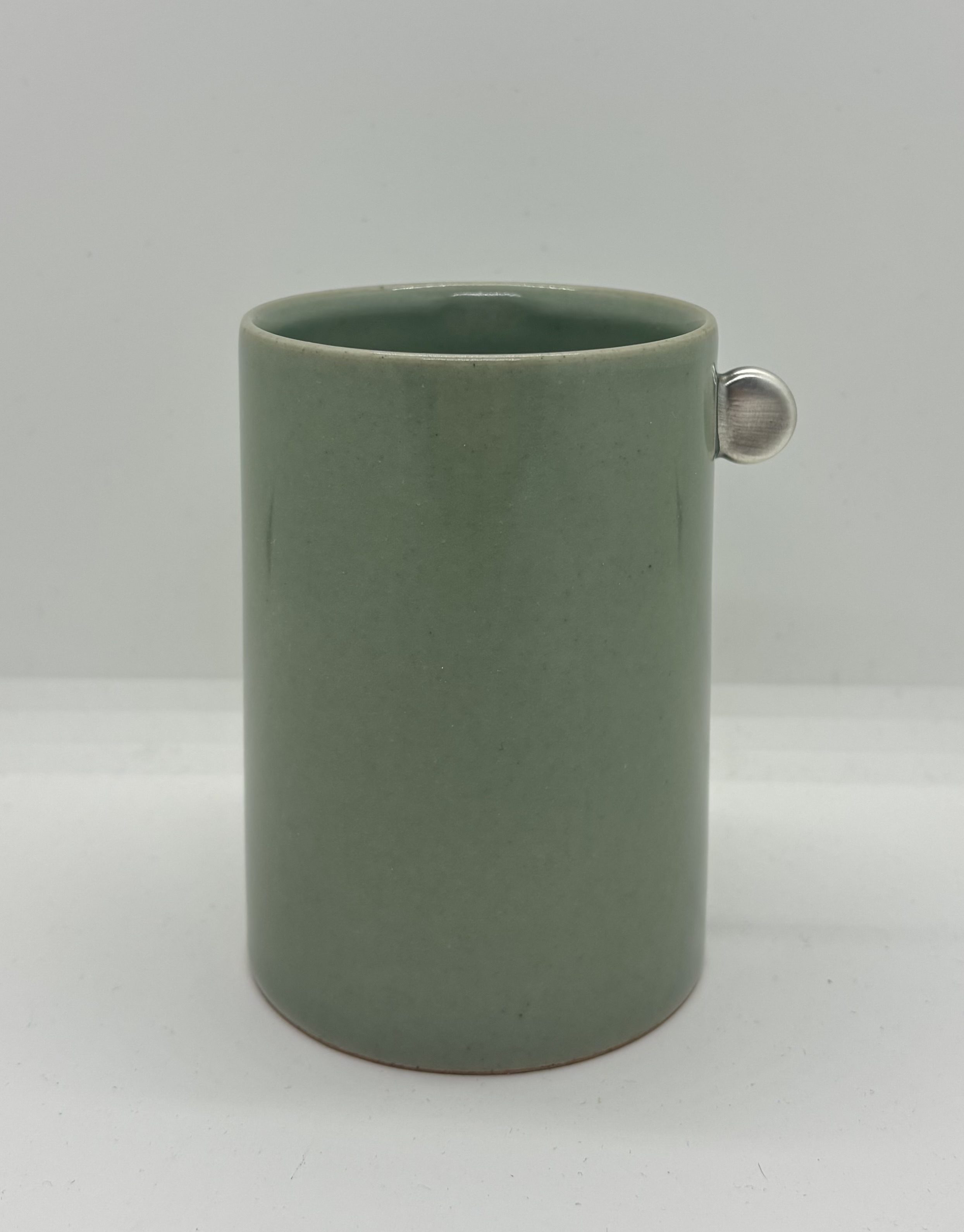 silver painted celadon cylindrical cup (1dot)