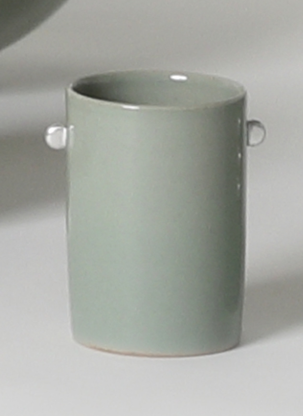silver painted celadon cylindrical teacup (2dot)